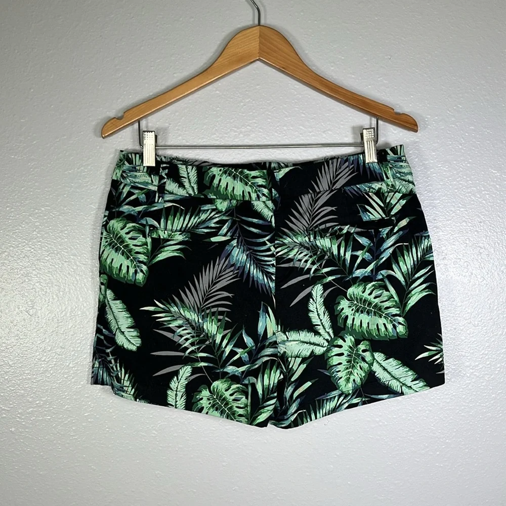 Cynthia Rowley Tropical Leaf Print Shorts 10 | Resort Vacation summer casual - Picture 1 of 9